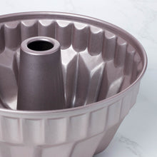 Nonstick Kugelhopf Cake Mold (17.8cm)